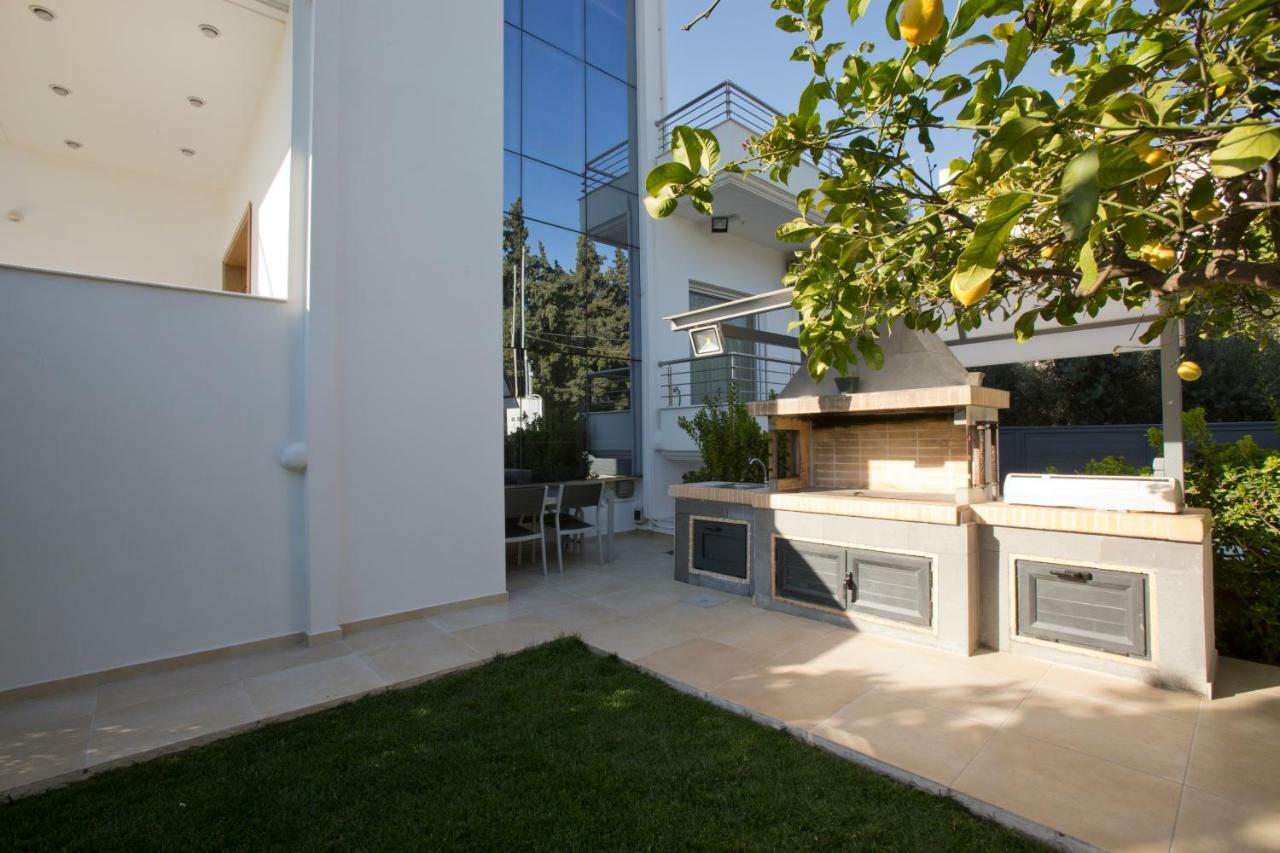 Luxury Villa Loutraki With Private Heated Pool 外观 照片