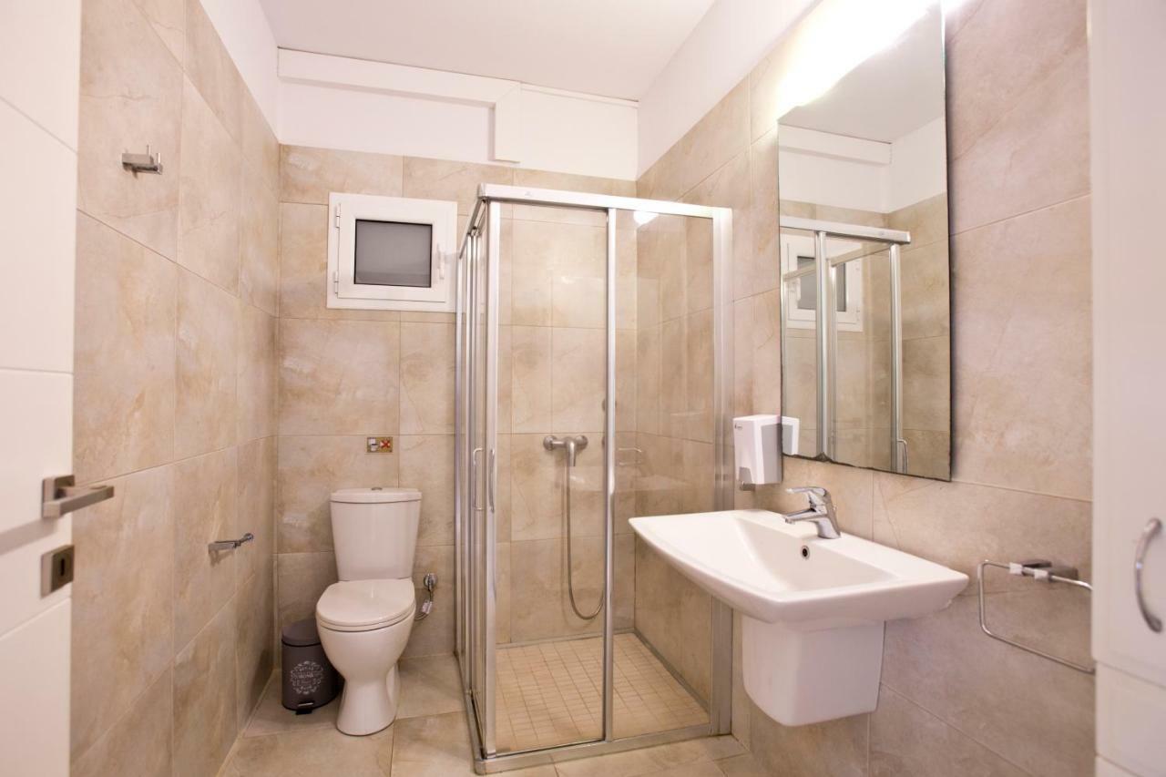 Luxury Villa Loutraki With Private Heated Pool 外观 照片