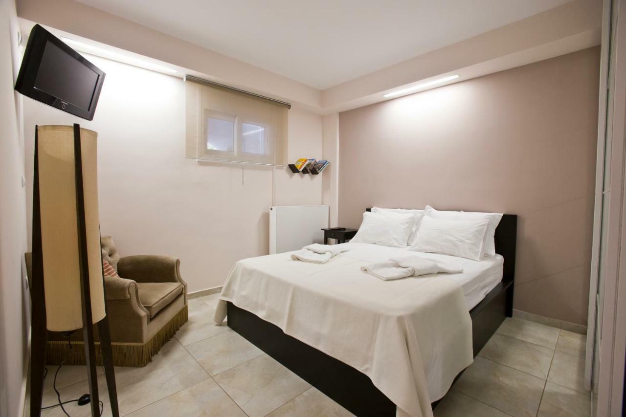 Luxury Villa Loutraki With Private Heated Pool 外观 照片